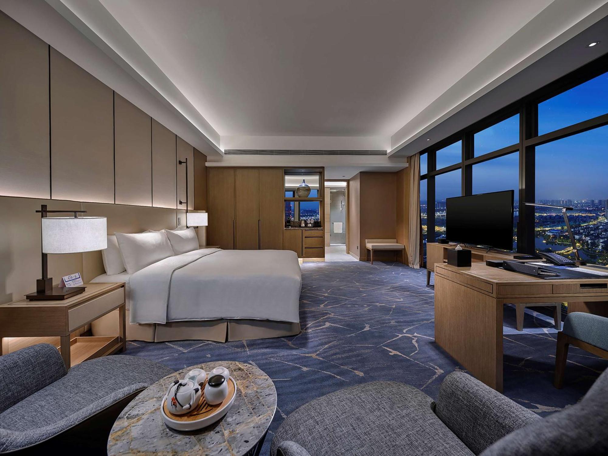 Отель Hilton Beijing Tongzhou Экстерьер фото